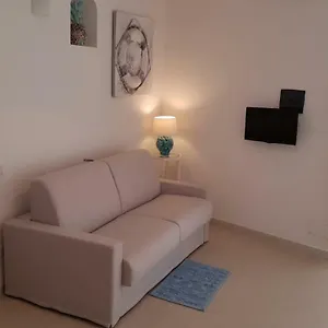 Casa vacanze Monolocale Ii La Maddalena, La Maddalena (Sassari)